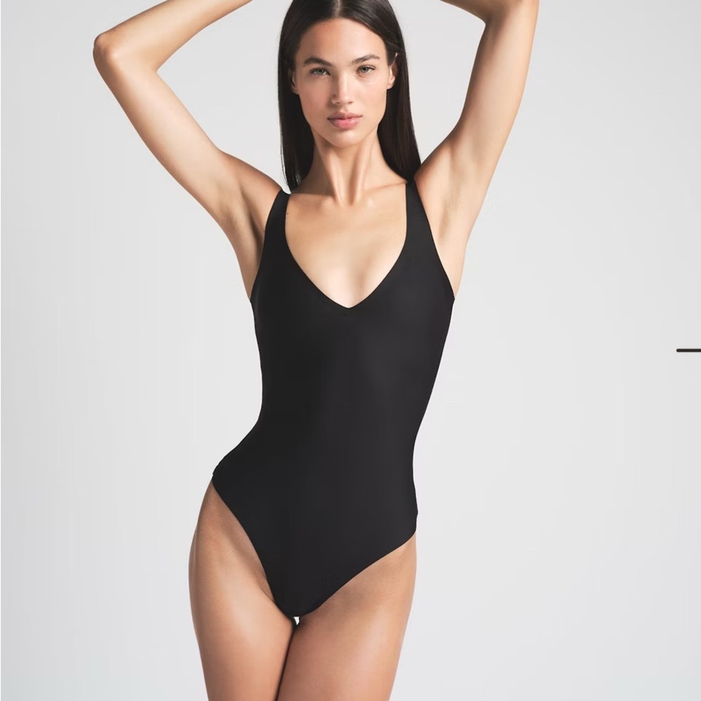 SKIMS Body Unlined Plunge Thong Bodysuit Onyx